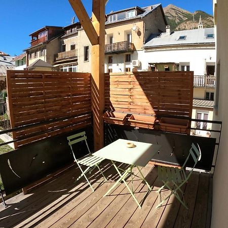 Maison neuve proche de Barcelonnette Jausiers Extérieur photo